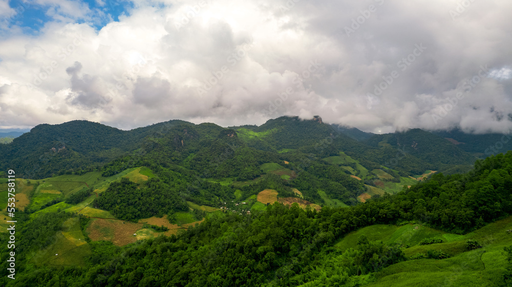 Obraz premium clouds over the mountains