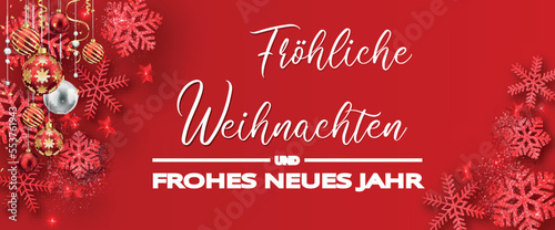 Karte oder Banner, um frohe Weihnachten und ein glückliches neues Jahr in Weiß auf rotem Grund und auf jeder Seite mit Schneeflocken, Glitzer und Weihnachtskugeln in Rot, Weiß und Gold zu wünschen