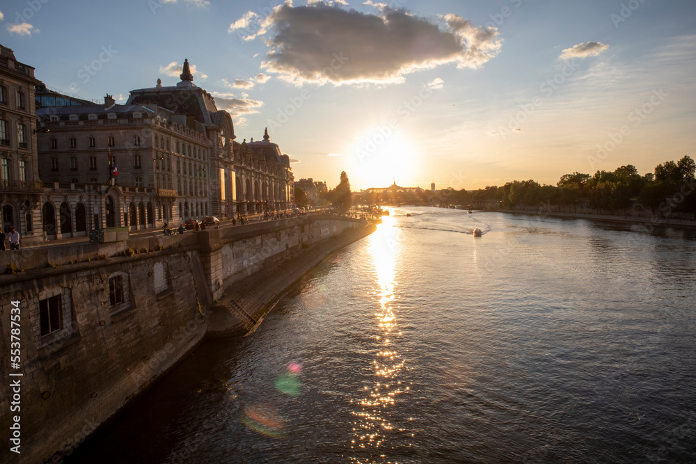 Musée d'Orsay au coucher du soleil