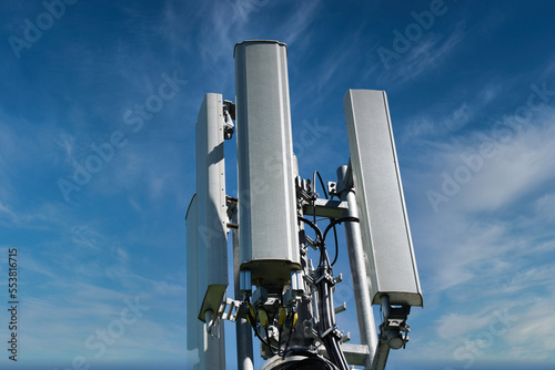 cell phone
threat
electromagnetic
reception
frequencies
waves
gms
information flood
mobile radio
system
radio relay
harmful
smog
radiation
telephone
telecommunications
unhealthy
wifi
optical