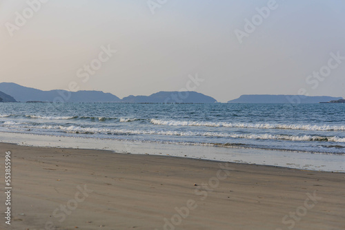 夕日に染まる唐津湾と砂浜 © yoshitani