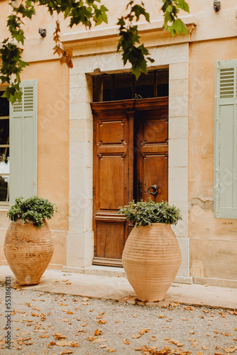 L'entrée de la maison provençale photo