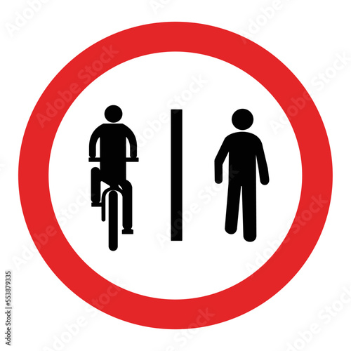 Ciclistas à esquerda, pedestres à direita - Sinais de trânsito usados no Brasil. É a Listagem Oficial, válida para os Exames. Sinalização Regulatória. CTB photo