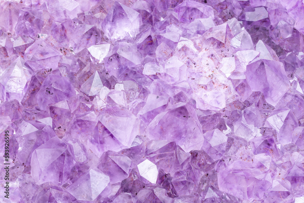 Fototapeta premium amethyst crystals on white background