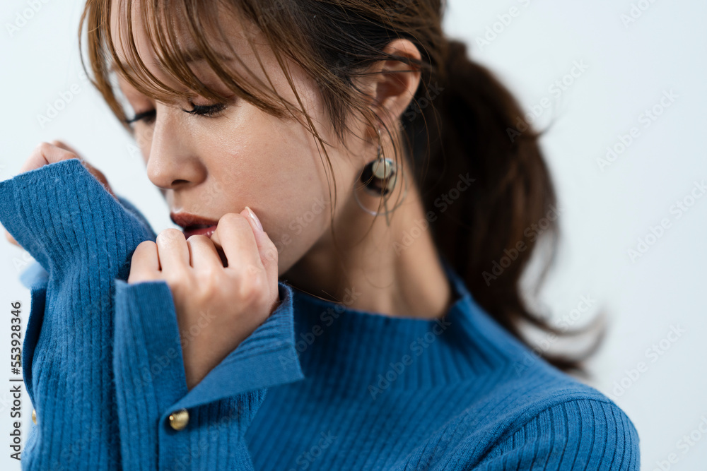 明るいポニーテールの女性 明るいポニーテールの女性