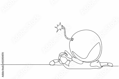 Single continuous line drawing Arabian businessman under heavy bomb burden. Office employee stress due to debt explosion. Financial crisis problem. Dynamic one line graphic design vector illustration