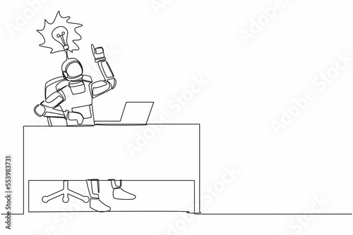 Continuous one line drawing astronaut getting bright new idea while working with laptop on desk. Innovation in moon spacewalk expedition. Cosmonaut outer space. Single line design vector illustration
