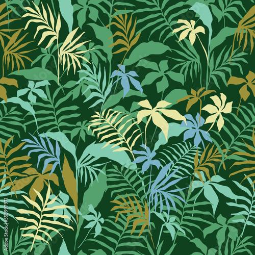 Green Tropical Jungle. Decorative vector seamless pattern. Repeating background. Tileable wallpaper print.