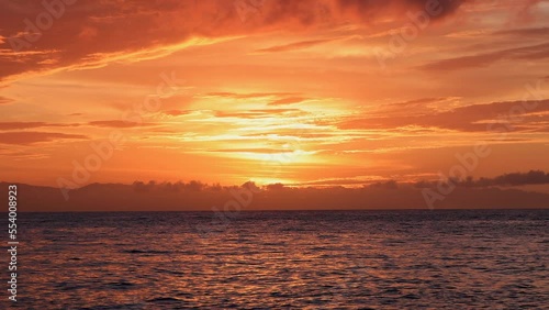 Horizonte al amanecer