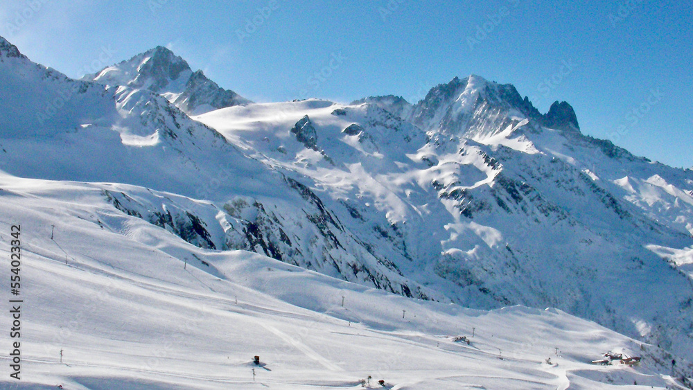 Sommets enneigés des Alpes, France, Argentière, haute savoie, rhone alpes Sommets enneigés des Alpes, France, Argentière, haute savoie, rhone alpes