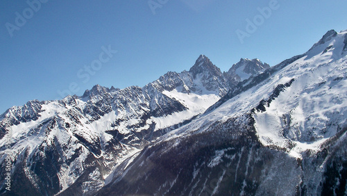 Sommets enneigés et glaciers dans la vallée de Chamonix, France, Argentière, haute savoie, rhone alpes © bernard