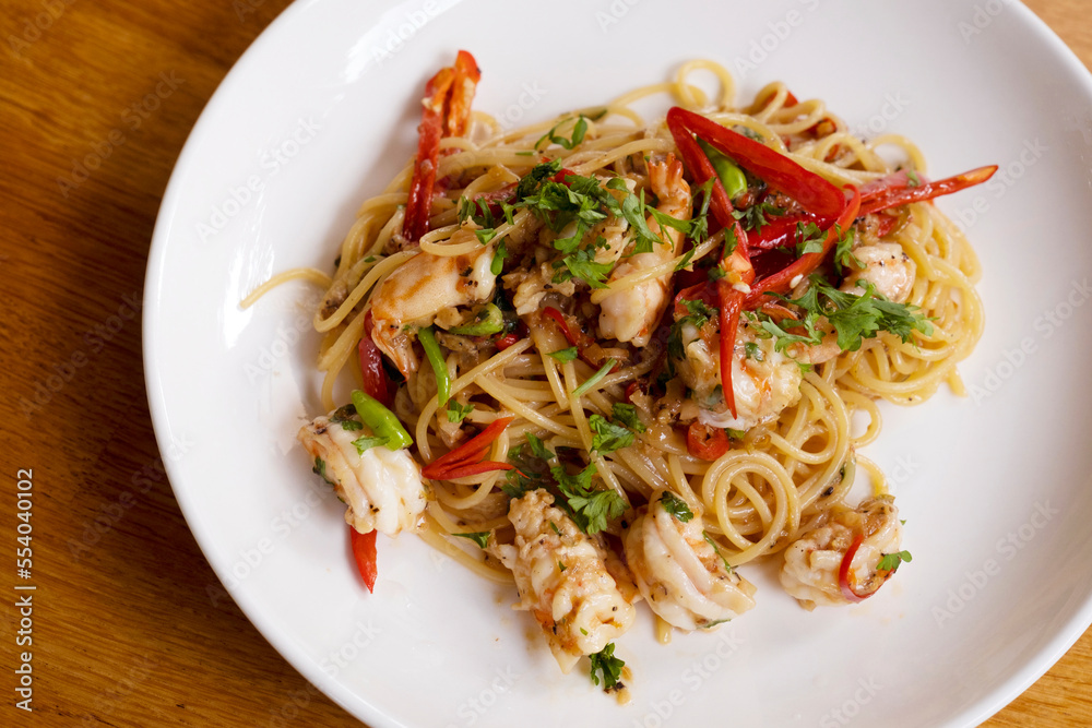 Stir Fried Spaghetti with Garlic Shrimp and Chili