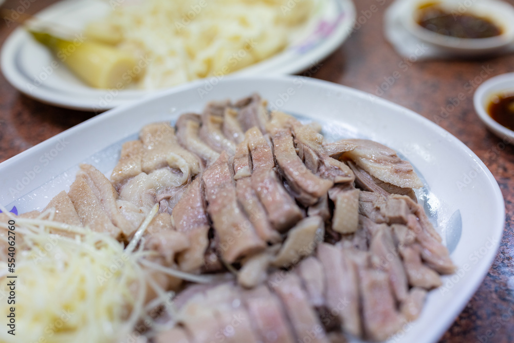 Steamed goose breast meat with ginger