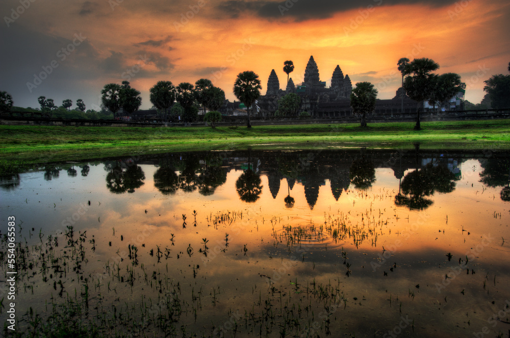 Naklejka premium Angkor Wat Sunrise