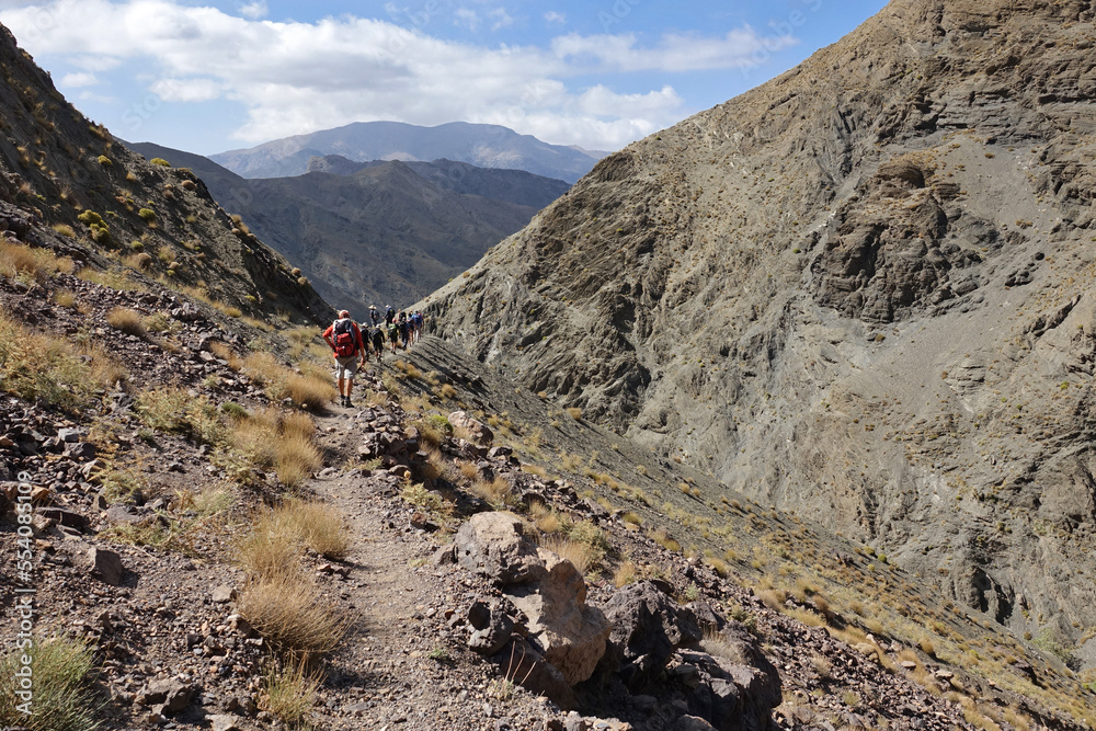 La grande traversée de l’Atlas au Maroc, 18 jours de marche. Randonnée sur le Tizi N'Mahboub, col du Tichka, plateau d'Afra. 