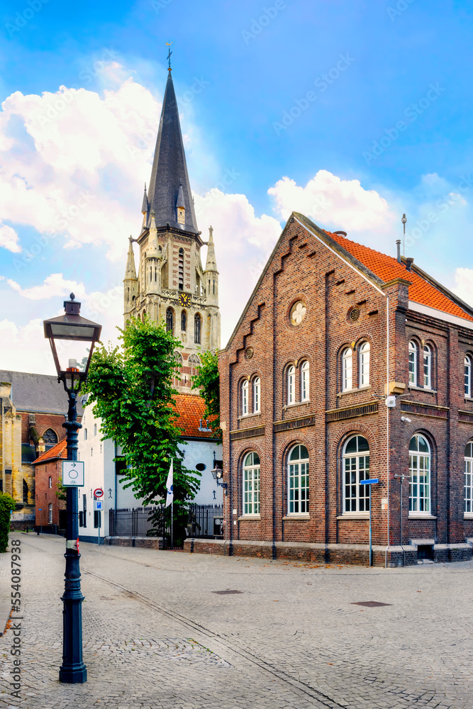 Obraz premium The Roman Catholic Church of St. Peter (Grote of Sint Petruskerk) in Sittard, Netherlands