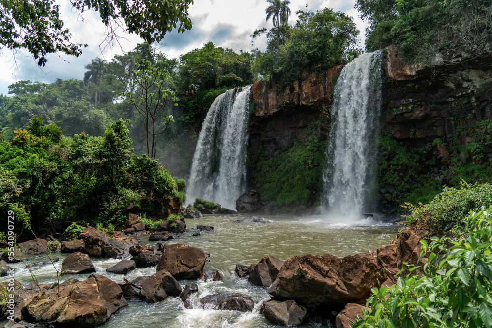 Obraz premium Salto Dos Hermanas - Iguazú falls