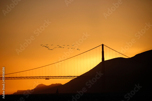Golden Gate Bridge bei Sonnenuntergang.