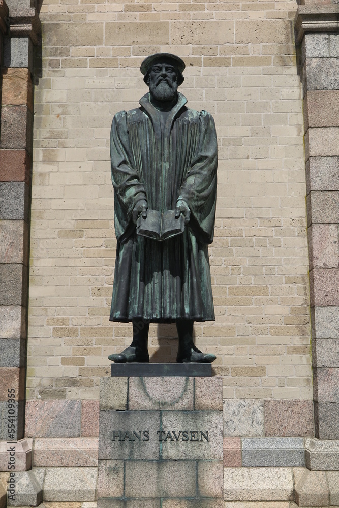 Statue des Reformators Hans Tausen, Dom zu Ribe Dänemark