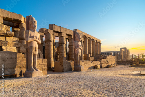 Konstfotografi Early sunset view of the ancient Karnak Temple complex along the Nile River in the Egyptian city of Luxor, Egypt