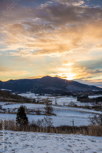 大分県九重町の雪景色と朝焼け © takafumi99999
