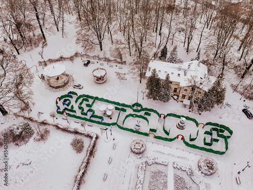 Łódzki park sfotografowany zimą z drona