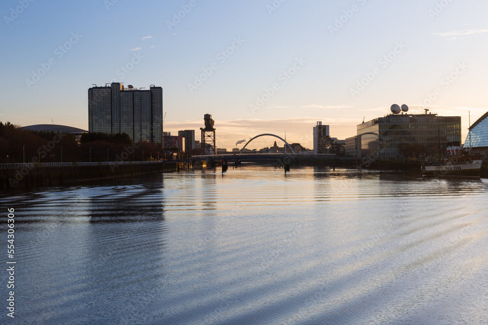 Naklejka premium A winters sunrise over the city of Glasgow