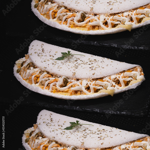 Plakat w ramie Tapioca rellena con pollo catupiry