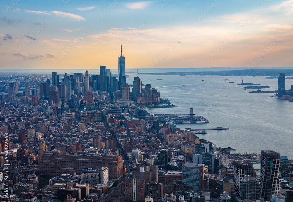 Fototapeta premium A view of New York City from 100 stories up. You are seeing downtown Manhattan, the Hudson River, in the distance the Statue of Liberty.