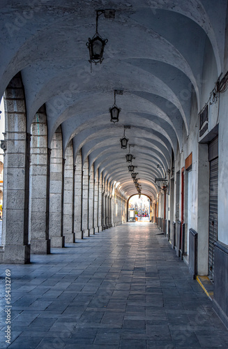 Arcos en la Plaza de Armas Arequipa Peru 