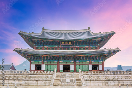 Canvas Print Geunjeongjeon Hall at Gyeongbokgung Palace, Gyeongbok palace in Seoul City, Gyeongbokgung palace landmark of Seoul City, South Korea