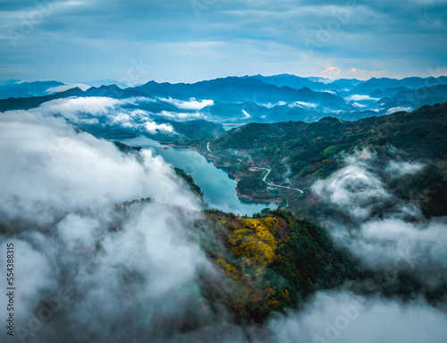 clouds over the mountains © 俊仁 毛