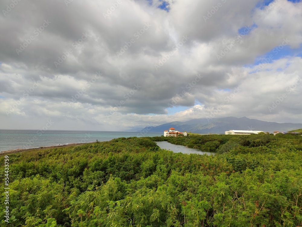 Kenting Observatory (墾丁天文台) as seen from the
National Museum of Marine Biology & Aquarium (國立海洋生物博物館) Kenting Observatory (墾丁天文台) as seen from the
National Museum of Marine Biology & Aquarium (國立海洋生物博物館)