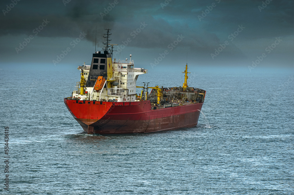 Magnificent view of the transportation of gar or oil by boats