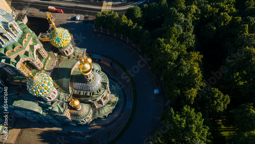 Foto Aerial view down camera of a dome of the Savior on Spilled Blood in the historical and at same time modern city of St