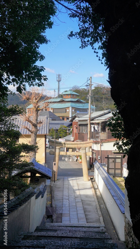 直島唯一の有形文化財・極楽寺の明神鳥居4