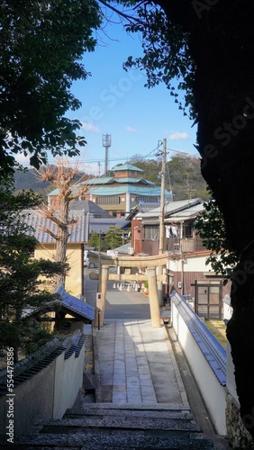 直島唯一の有形文化財・極楽寺の明神鳥居4 © 雄貴 今田