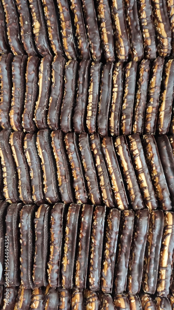 chocolate cookies in a row 