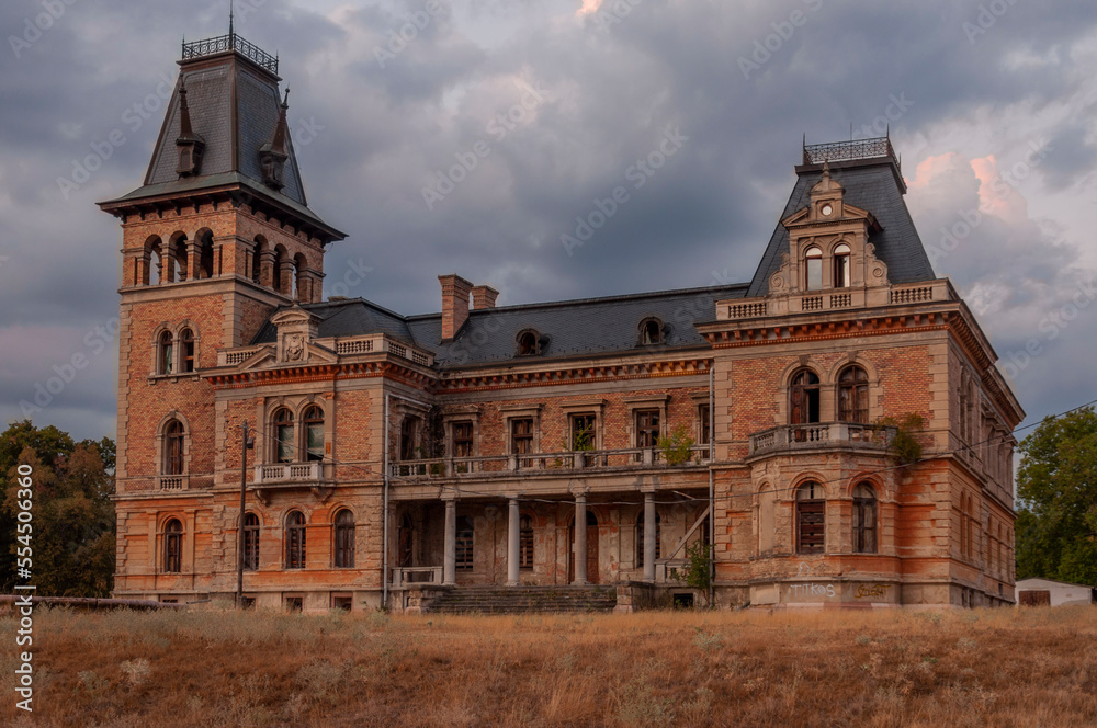Obraz premium Old abandoned mansion haunted like a horror movie castle palace villa in Hungary
