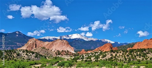 Canvas-taulu Pikes Peak from Garden of the Gods