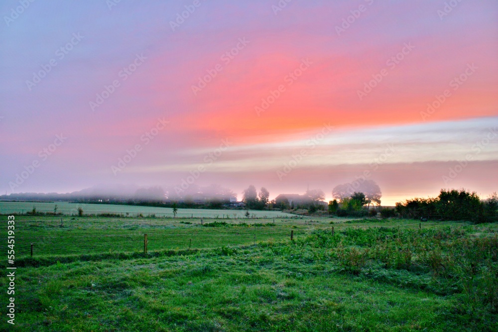Fototapeta premium Morgennebel über Landschaft