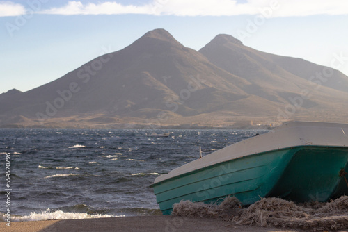 Barca de pescadores en la Isleta del Moro, Almería