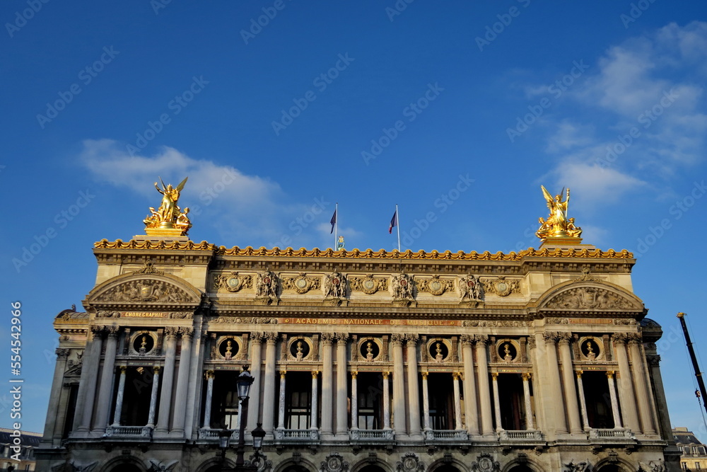 Façade de l'Opéra de Paris. France.