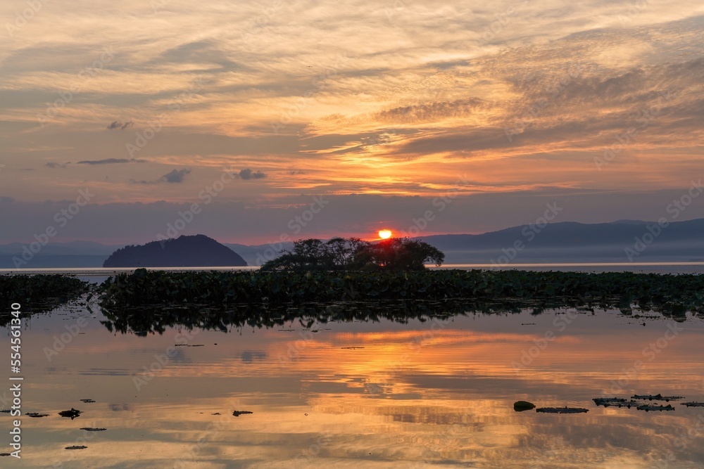 琵琶湖に沈む夕日の情景＠滋賀