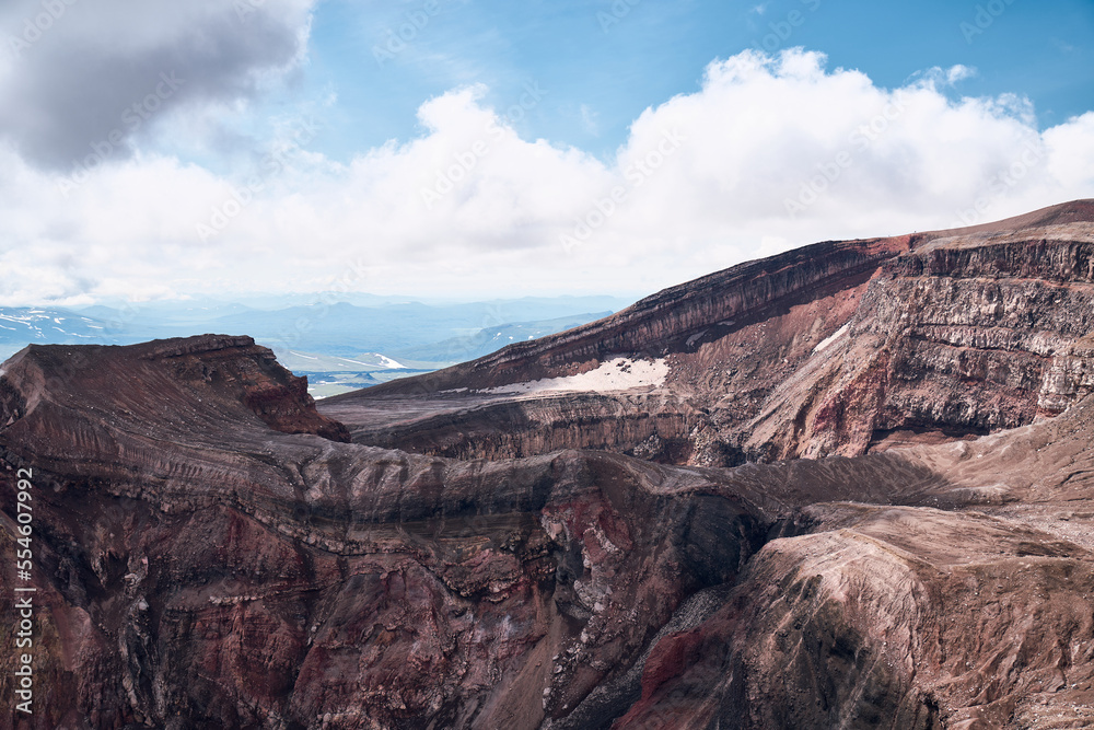 Obraz premium Edge of the Gorely volacano's crater. Deserted landscape of Kamchtaka, Russia