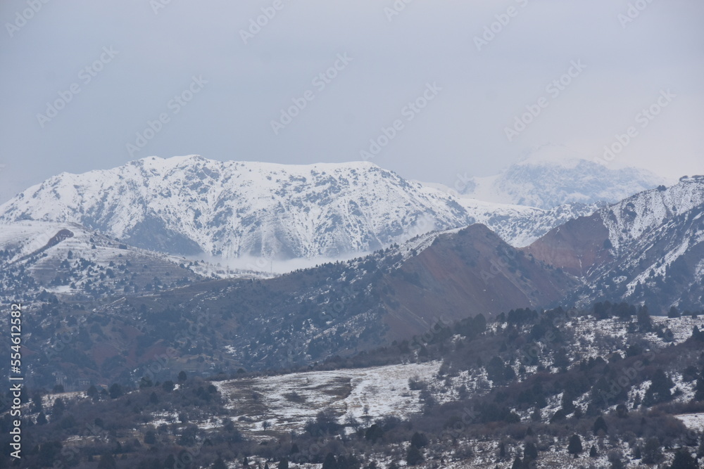 Fototapeta premium snow covered mountains