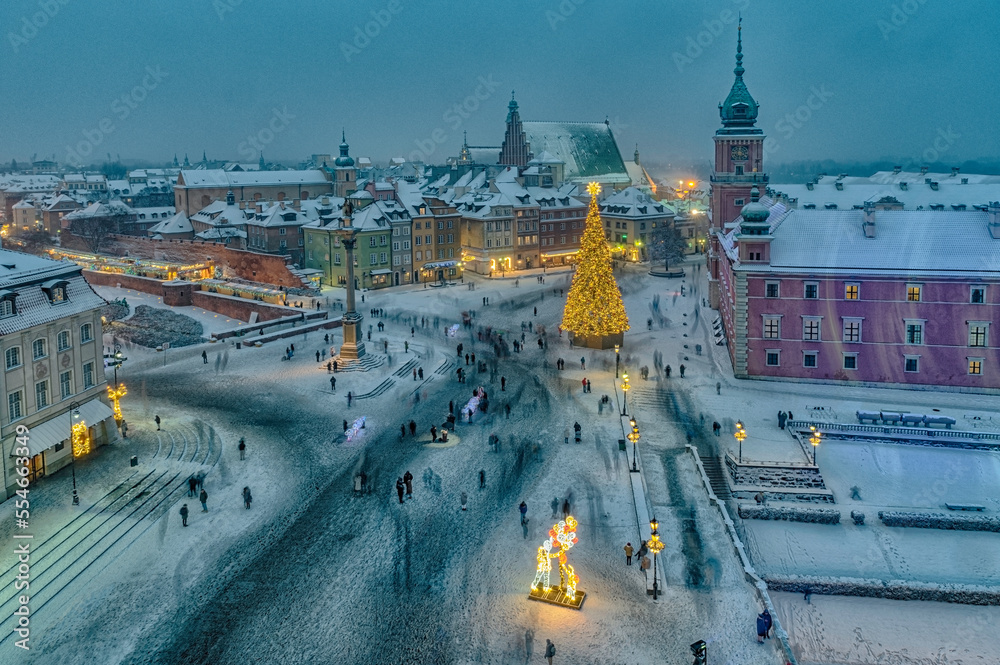 Panorama warszawskiej starówki  widok z góry na tarasie widokowym dzwonnicy kościoła św. Anny - obrazy, fototapety, plakaty 