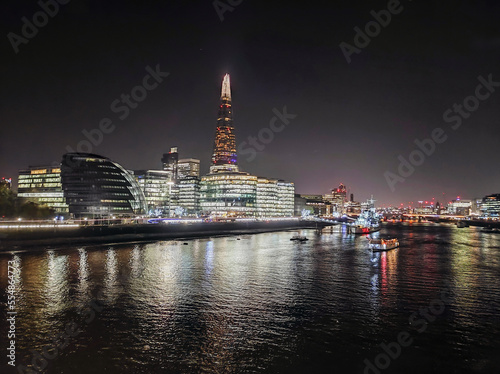 LONDON, UK, November 23, 2022: Night view of London with the Shard, the tallest building (309.6 m) in London © rparys