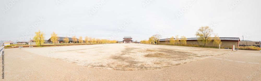 Fototapeta premium 世界遺産「平城宮跡（平城京） 朱雀門」 in 奈良県