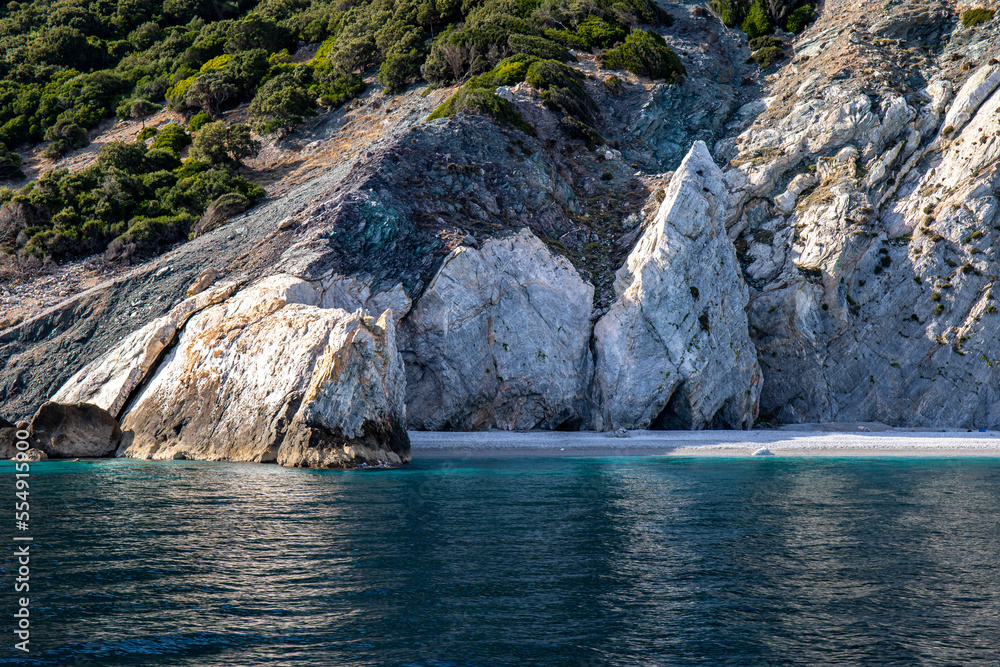 Fototapeta premium Lalaria beach on Skiathos island, Greece 